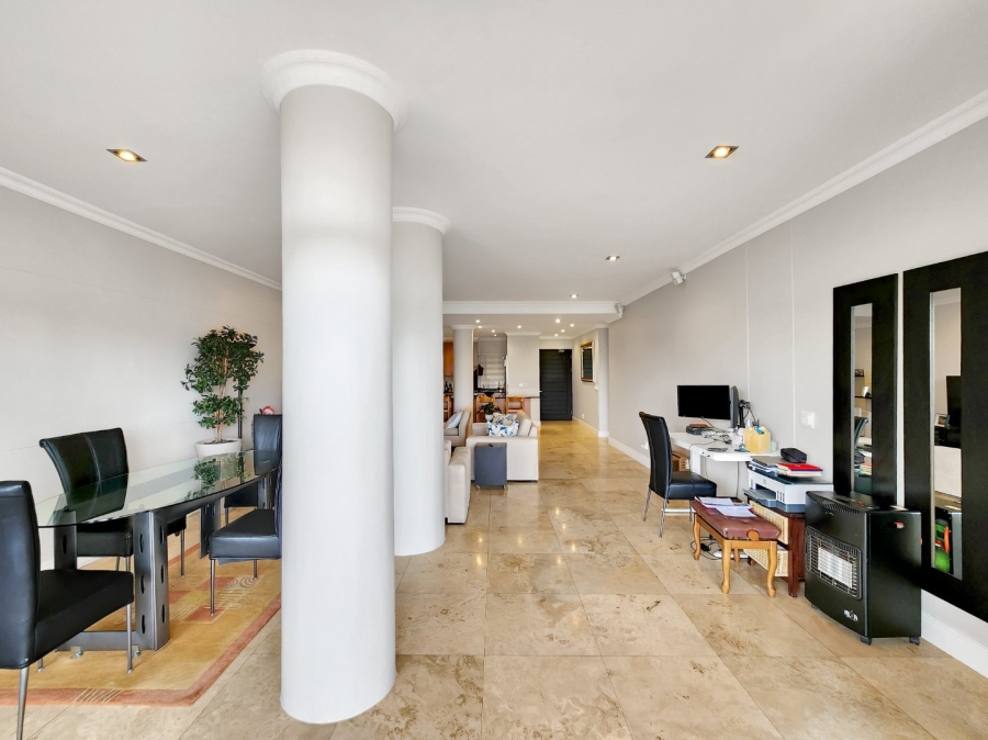 2 Bedroom Property for Sale in Mouille Point Western Cape